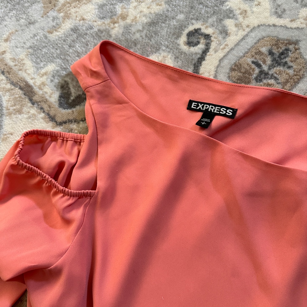 Express Blouse - Picture 2 of 2